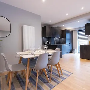  Holiday home Luxurious Hackney Near Train Station United Kingdom